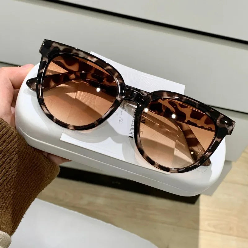 New Fashion Sunglasses Elegant Large Frame Sunglasses Retro Style Glasses UV400 Shades