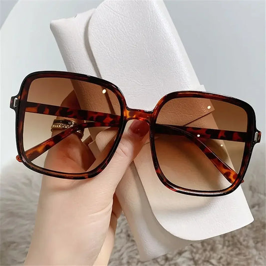 Fashion Square Oversized Sunglasses for Women Vintage Big Frame UV Protection Sun Glasses Shades